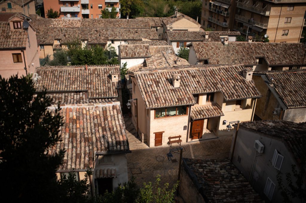 Ecomuseo delle case di terra di villa ficana, vista dall'alto - Musei Macerata
