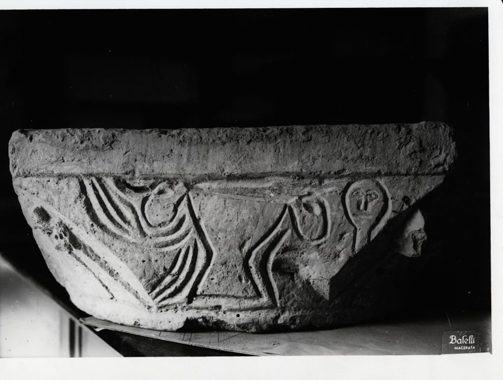 Capitello dell'antica Pieve di San Giuliano - Musei Macerata