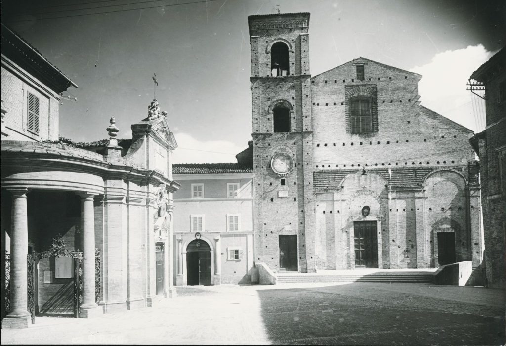 Facciata della Basilica della Madonna della Misericordia e del Duomo - Musei Macerata